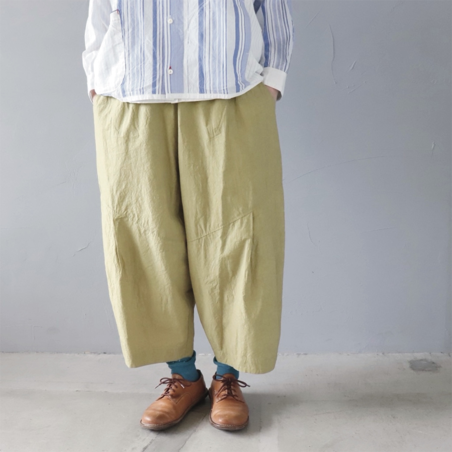 涼しく穿ける、タックワイドパンツ【Cotton House Aya】