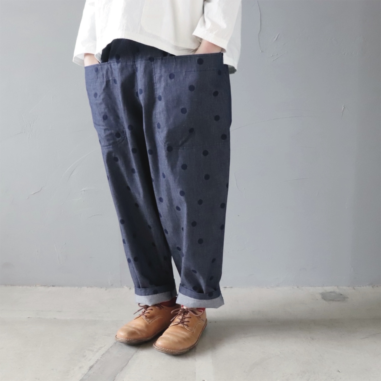 さらっと穿ける、ドットのデニムパンツ【Cotton House Aya×ZIPANG】