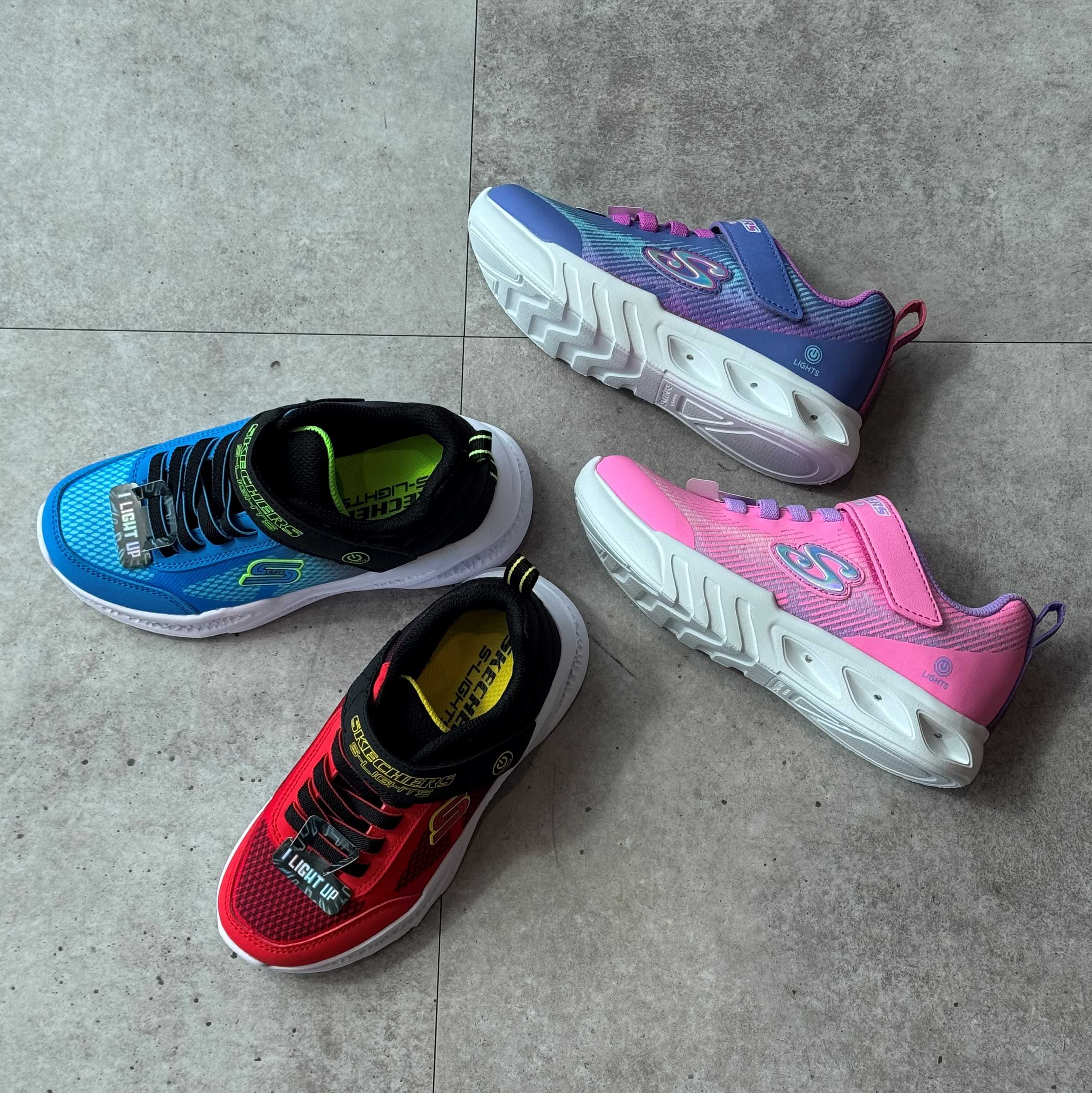 SKECHERS Slip-ins キッズモデル