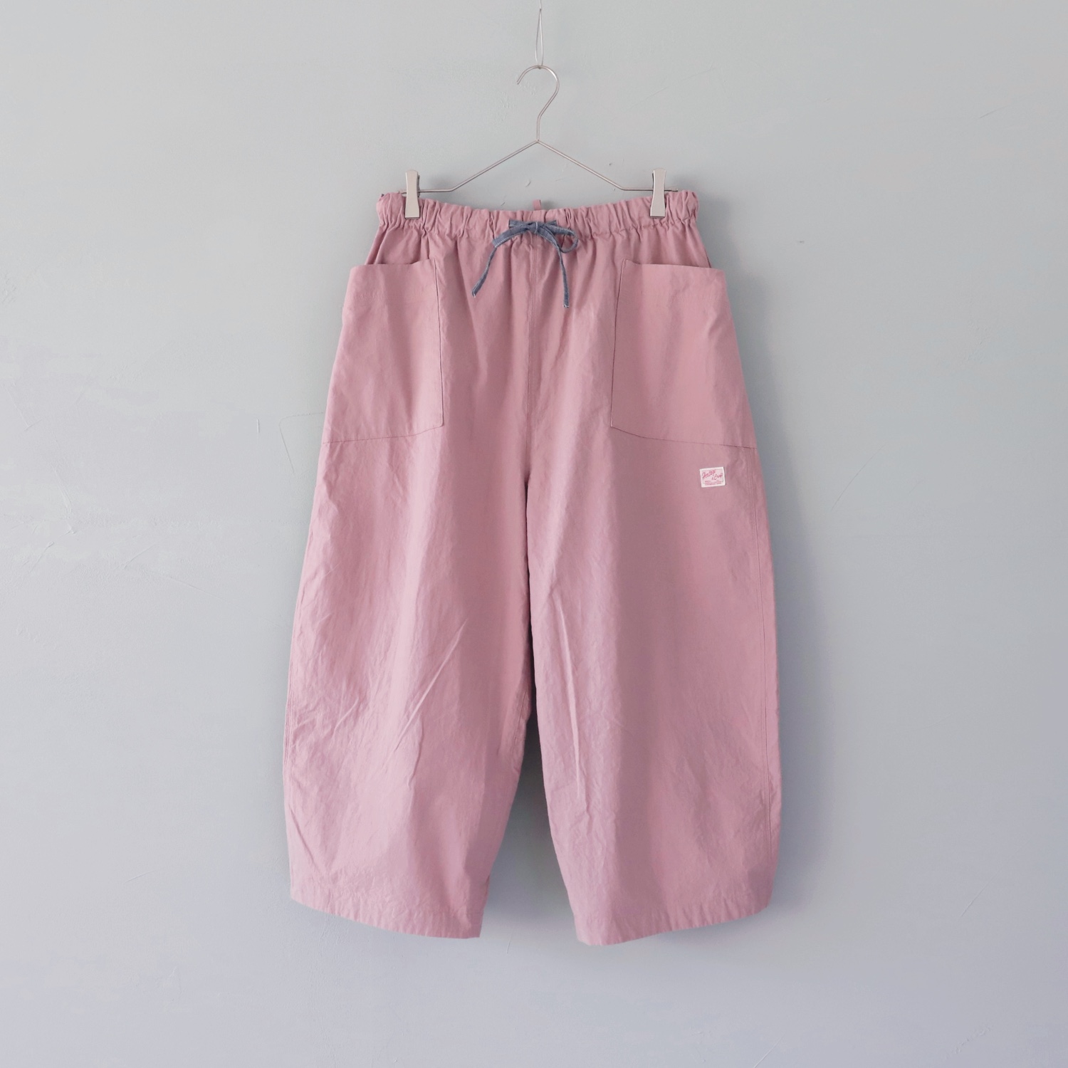 快晴堂のふわふわタックパンツ