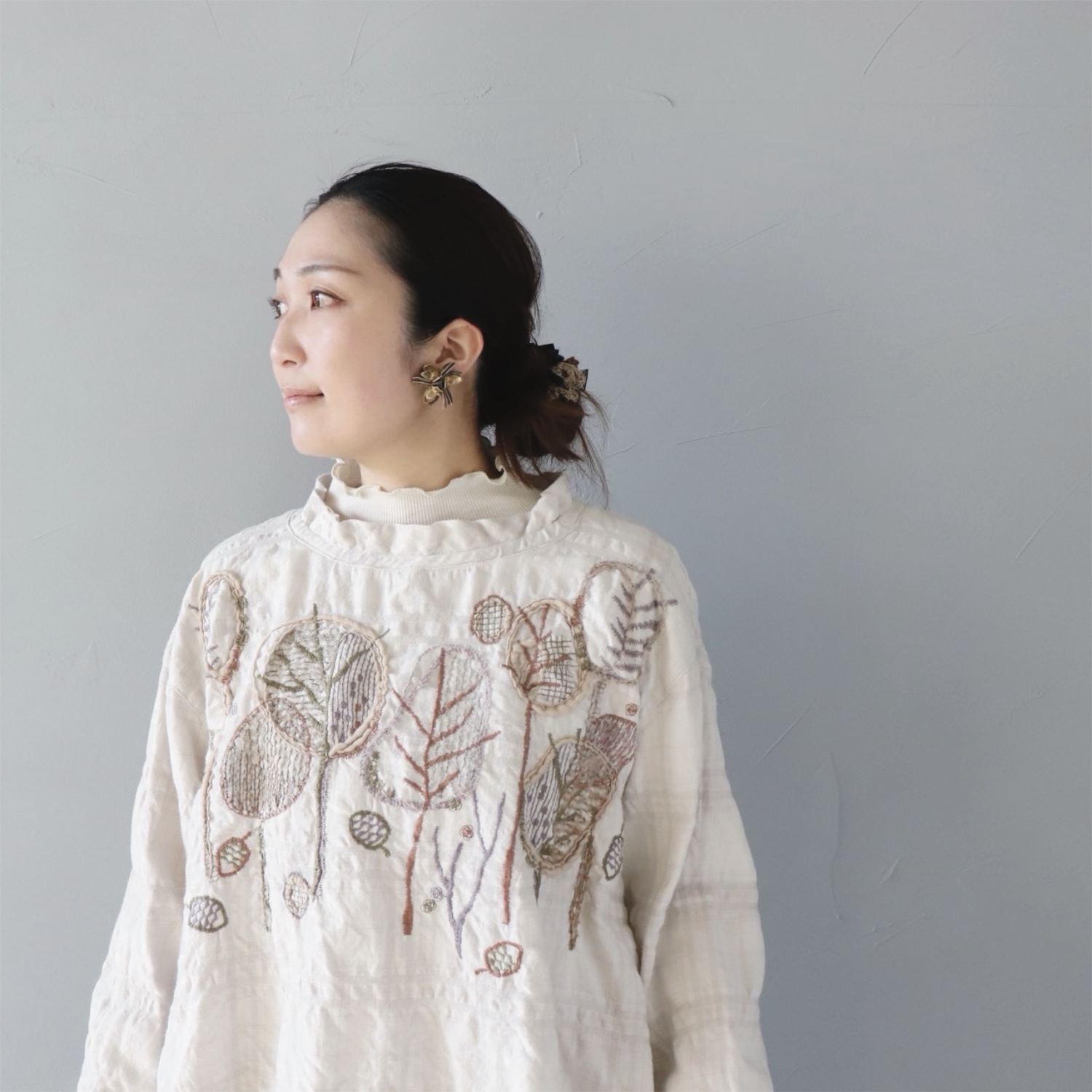 ほっこり刺繍もようのプルオーバー【FUGA FUGA】