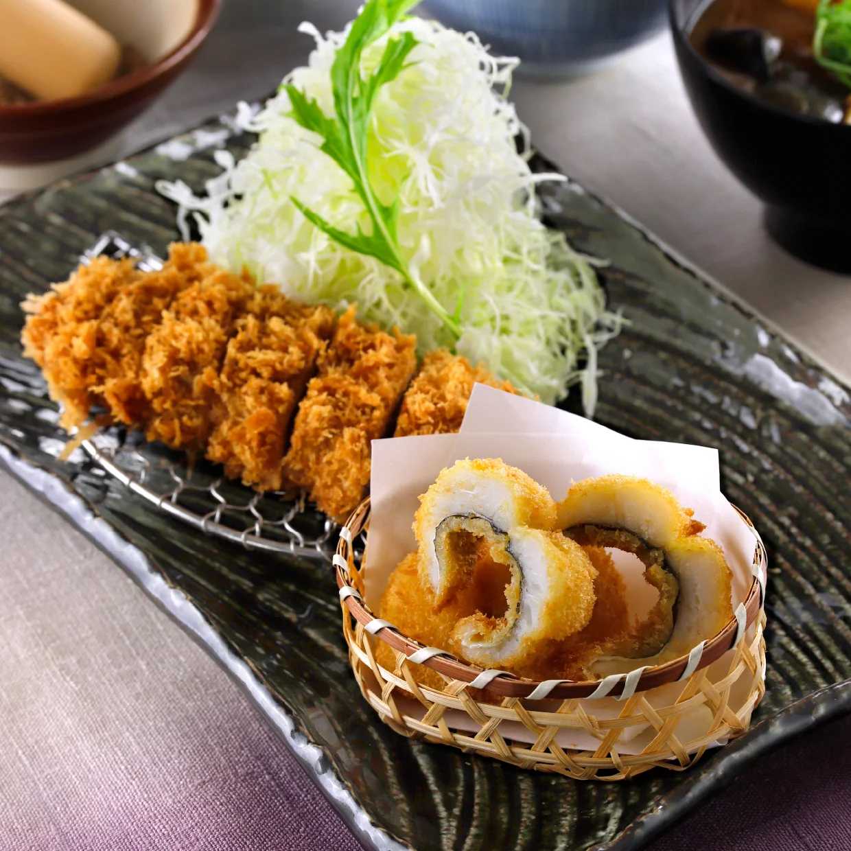 【季節のおすすめ】鱧かつとヒレかつ（梅おろし添え）