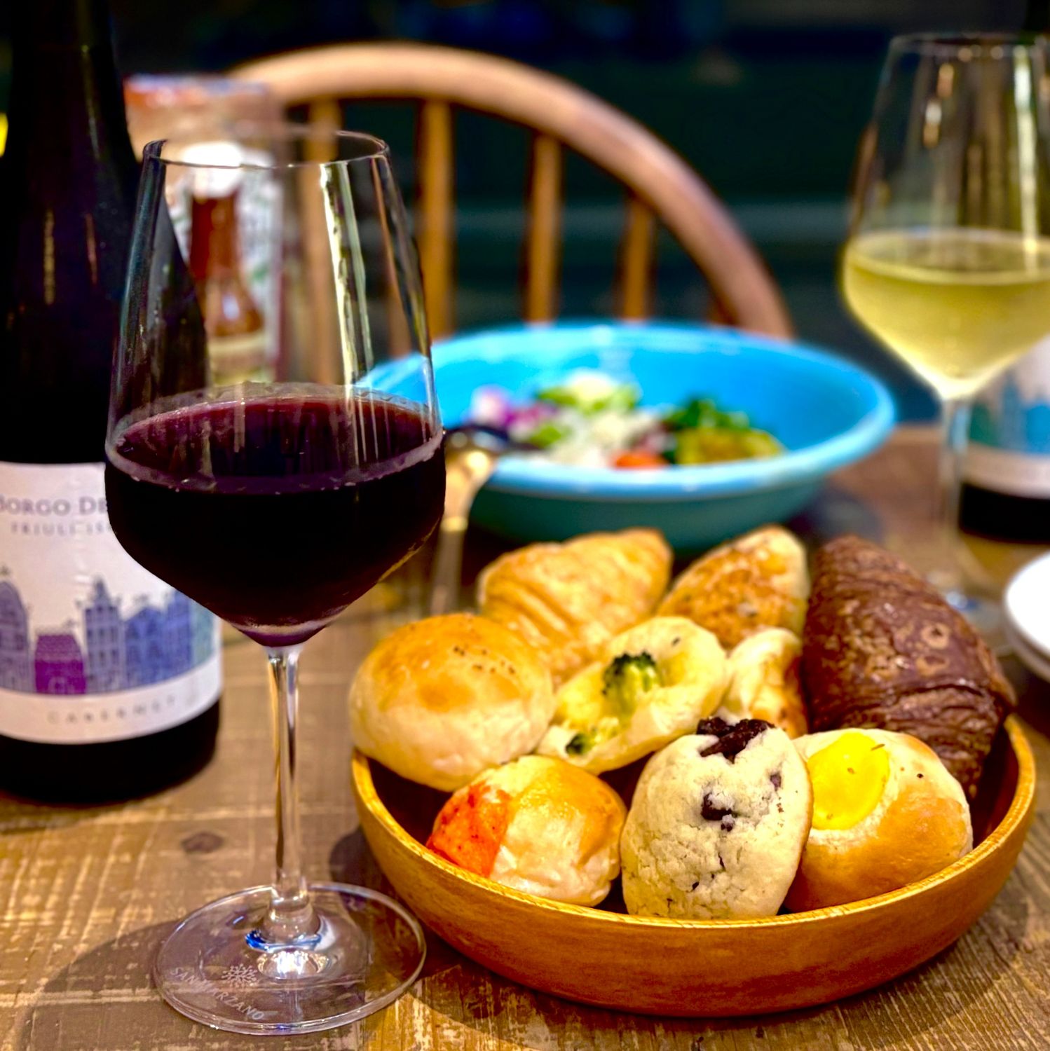 「ワイン×パン」でちょっとオシャレな時間を。≪モアナで「 #パン飲み」≫