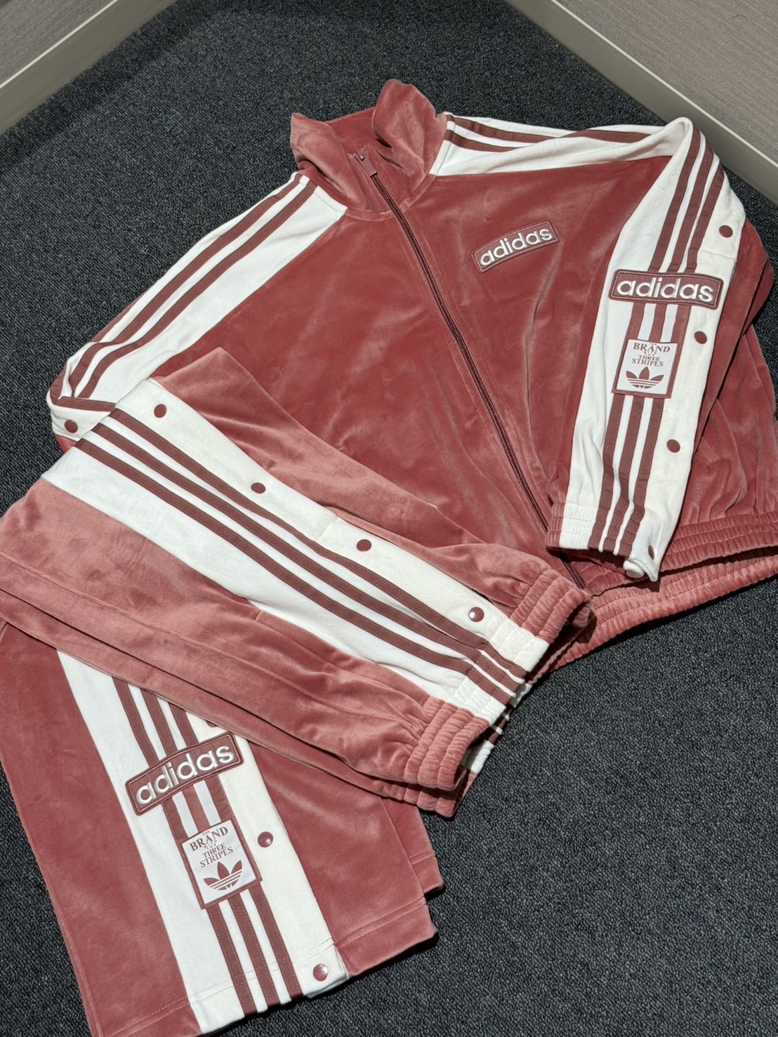 ★NEW★ ADIDASウェア W ADIBREAK VELOUR TT
