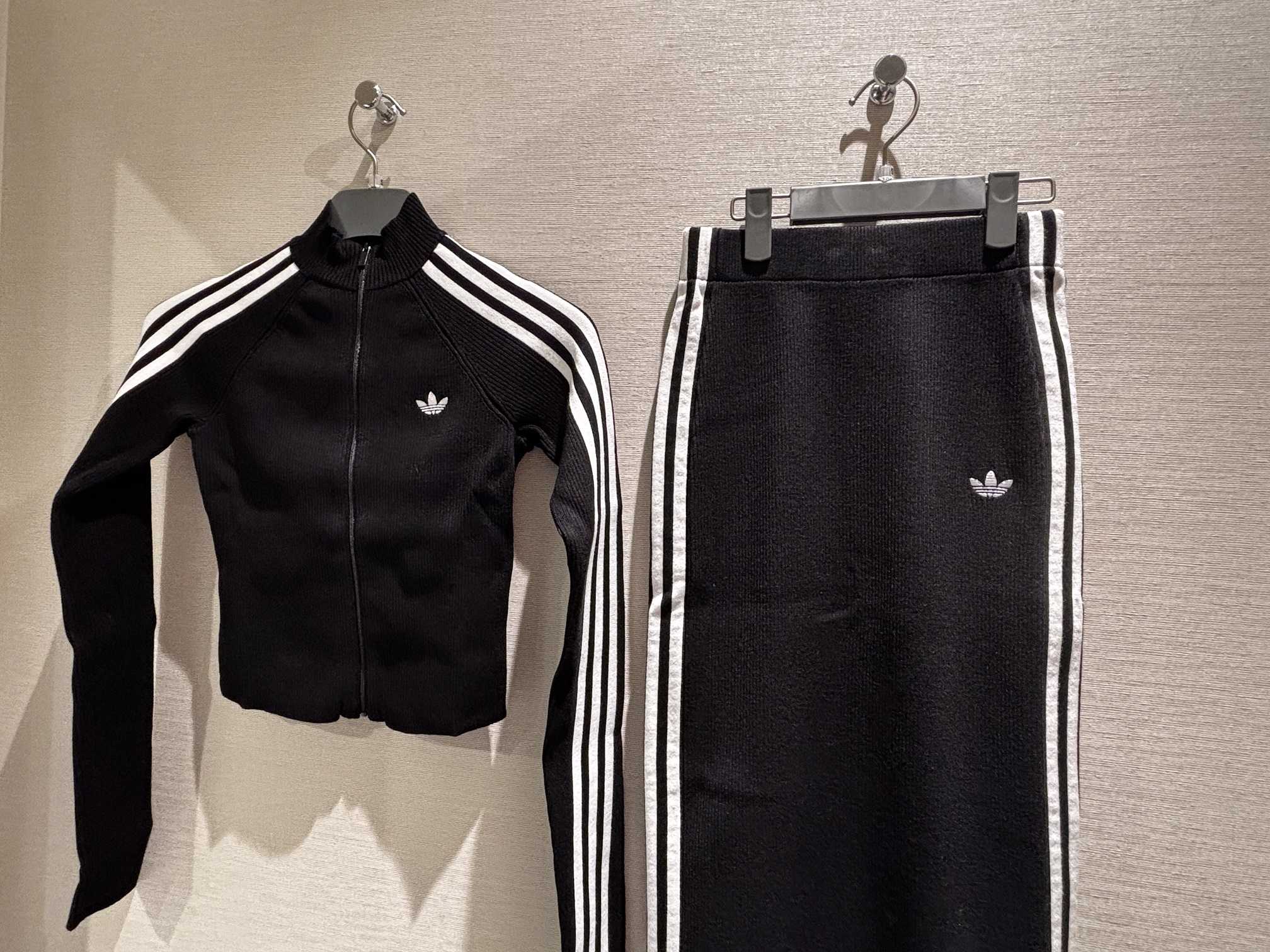 ★NEW★　ADIDAS　W SLIM KNIT TT