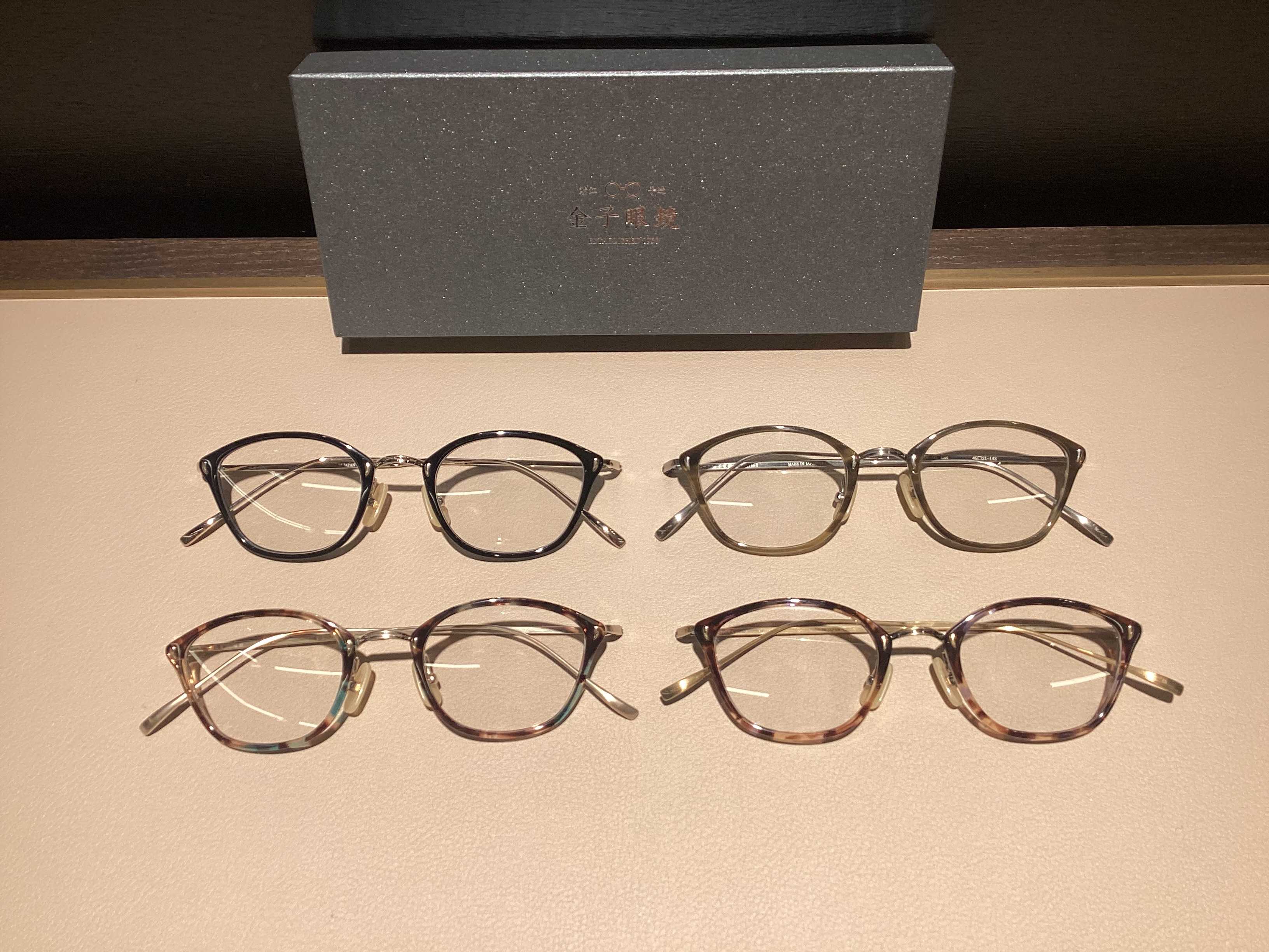 スッキリとした小ぶりで綺麗なフレームです!