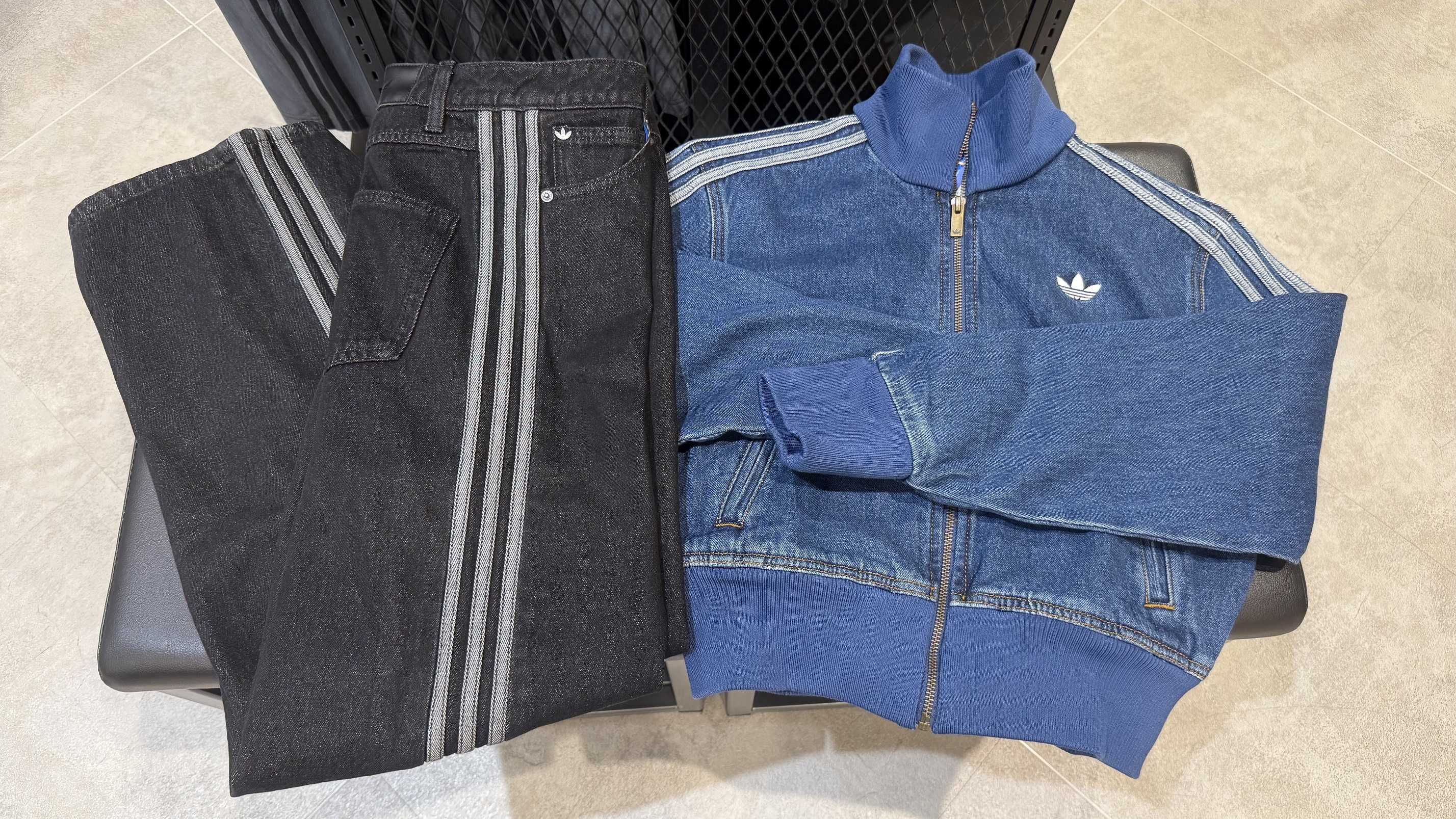 ★NEW★　ADIDAS　ファイヤーバード デニム