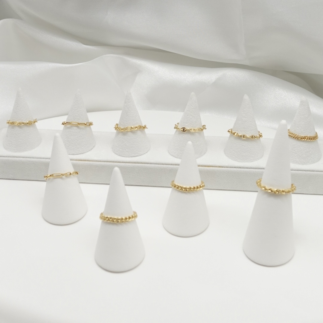 しなやかに指先を彩る、 \人気のチェーンリング入荷/