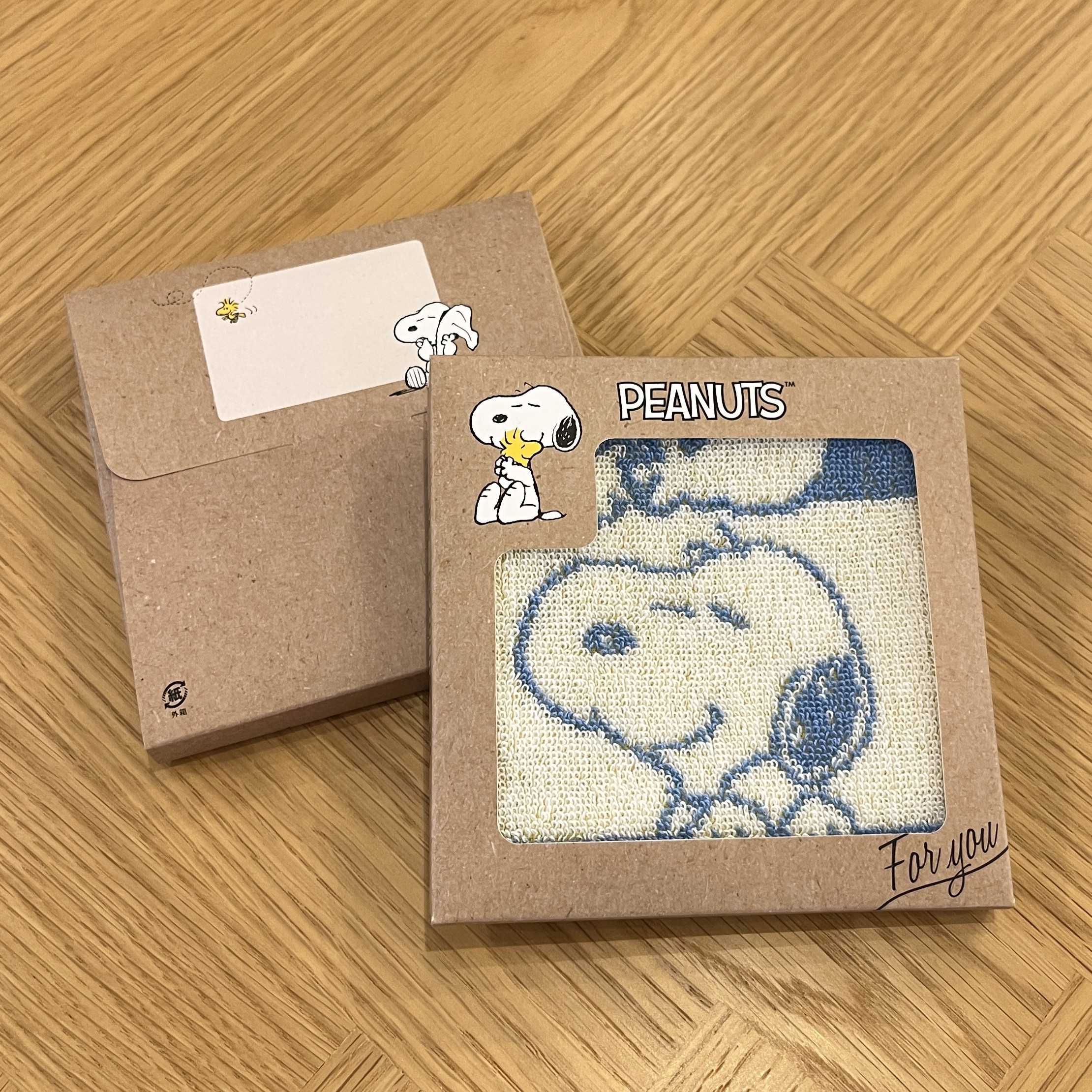 スヌーピーのミニタオルで、ほっと笑顔になる贈り物を。