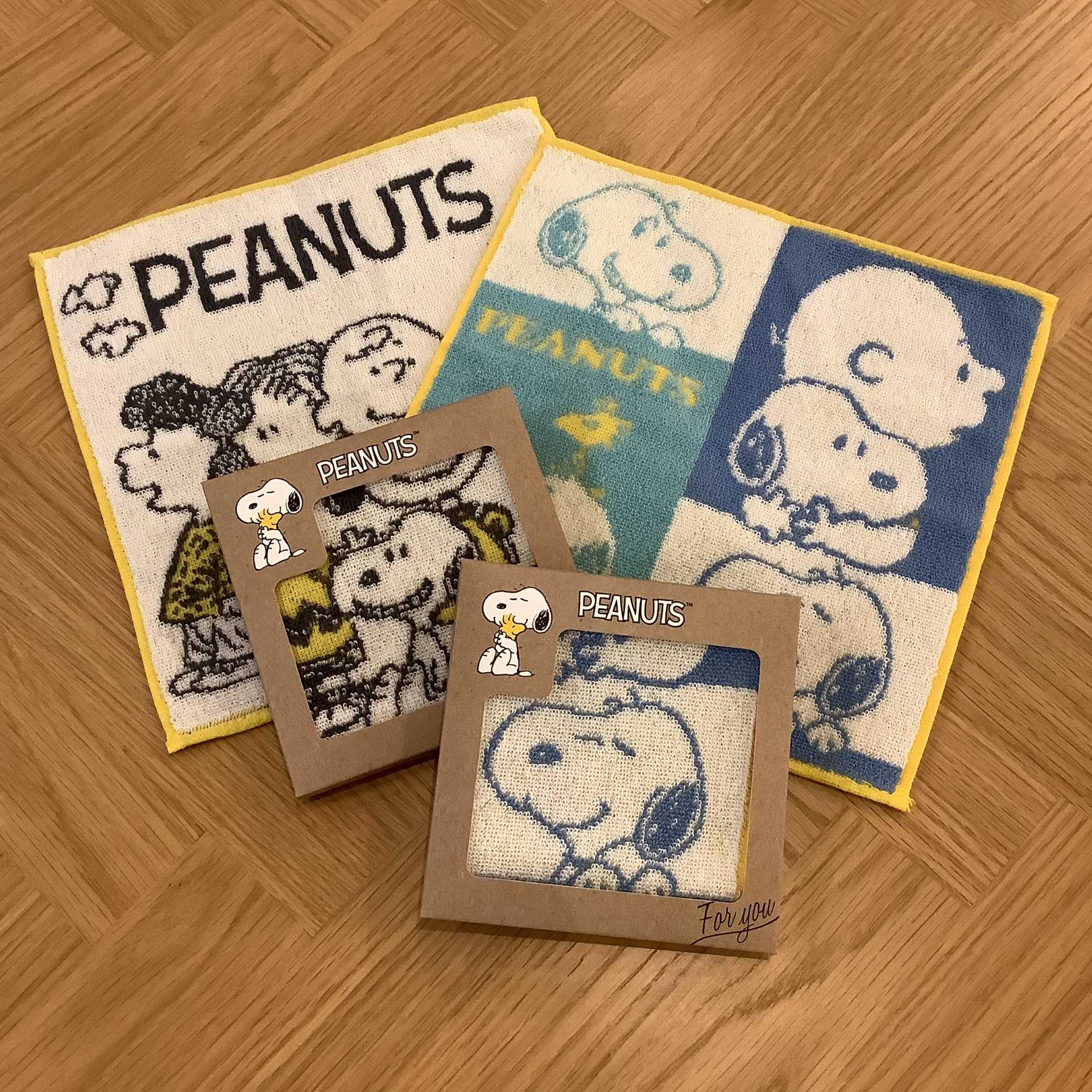 スヌーピーのミニタオルで、ほっと笑顔になる贈り物を。