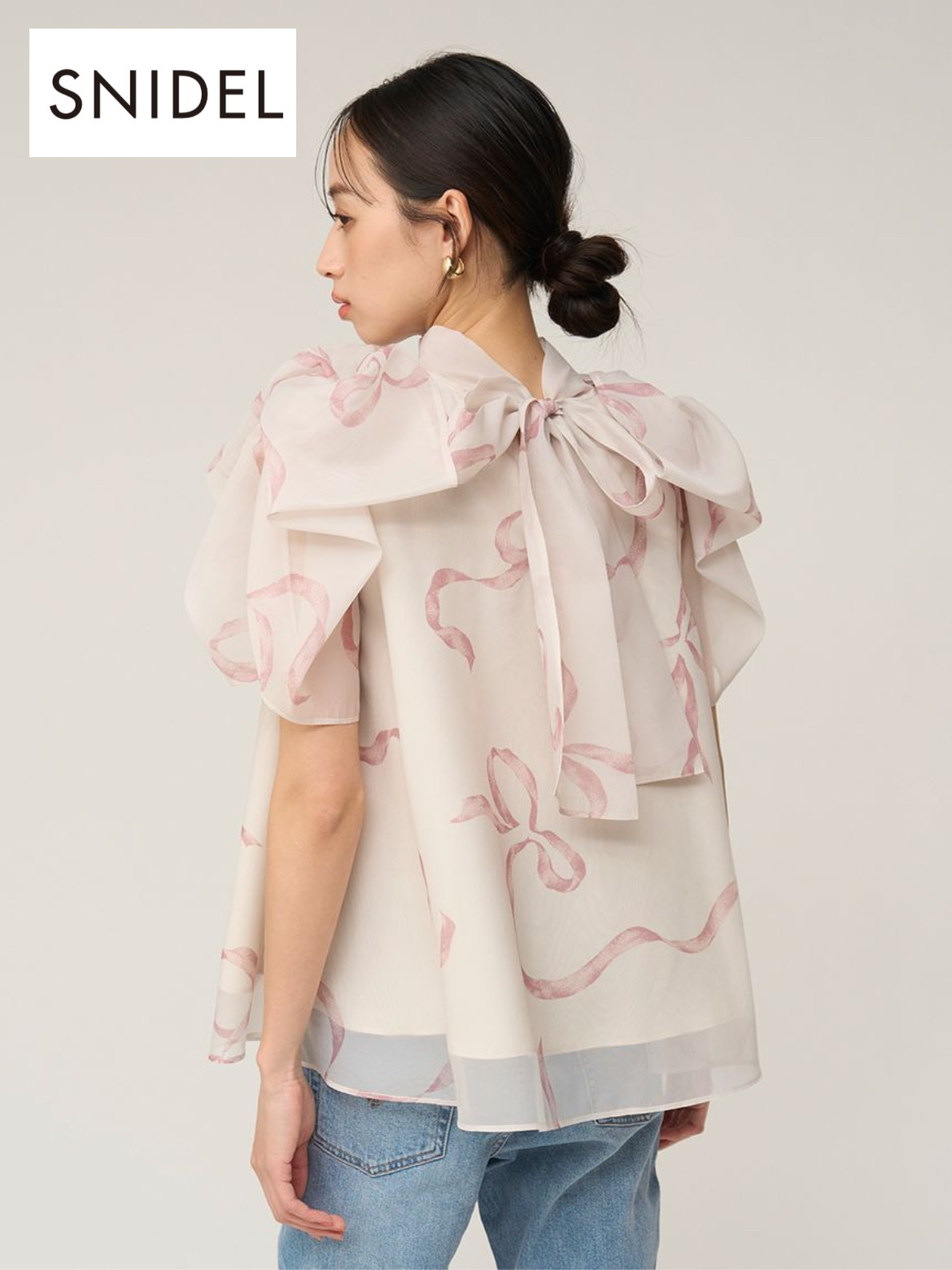 【SNIDEL】 Sustainableリボンライクオーガンシースルーブラウス