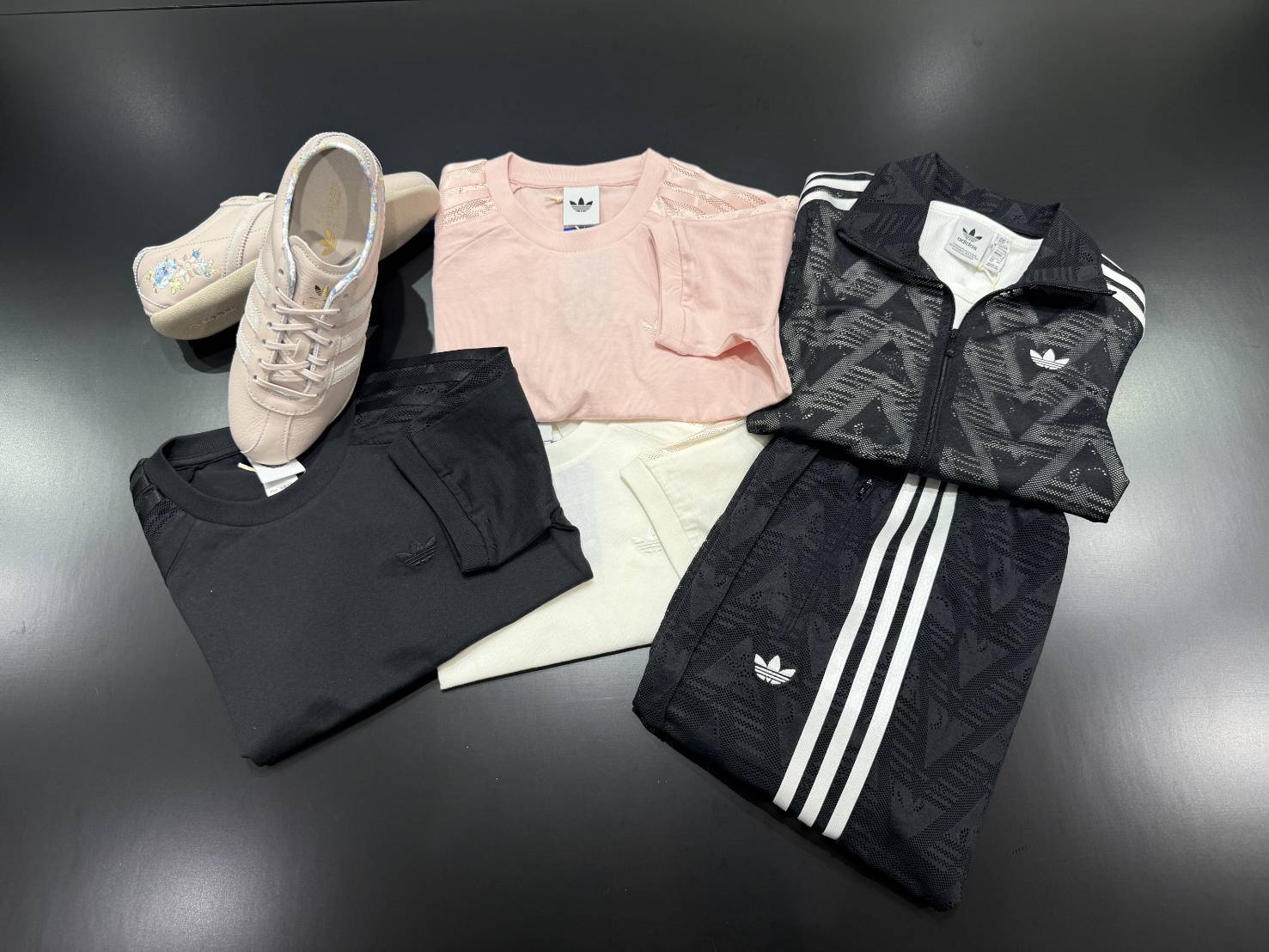 ★NEW★　アディダスアパレル春新作
