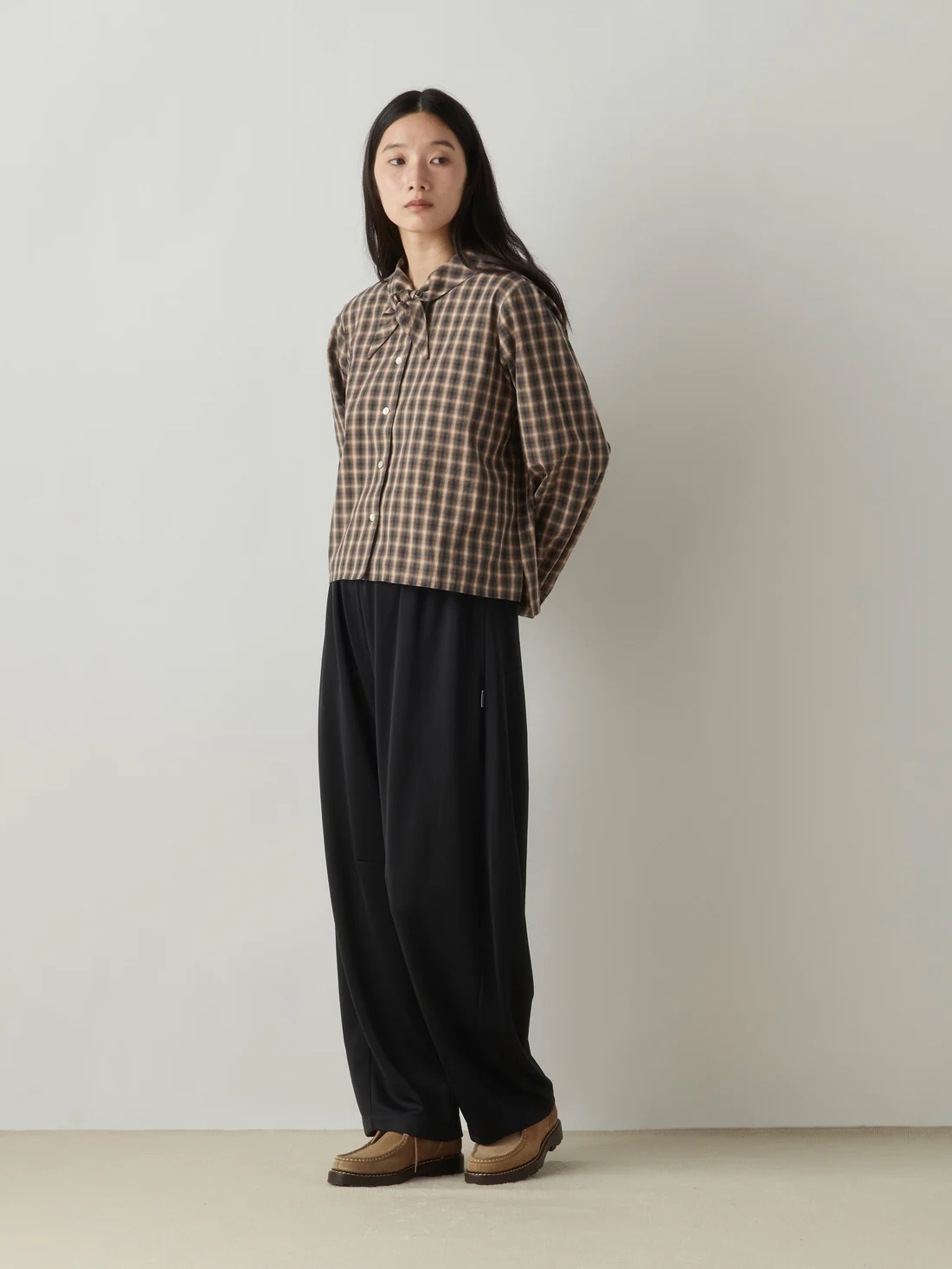 人気のシャツが秋カラーで入荷！